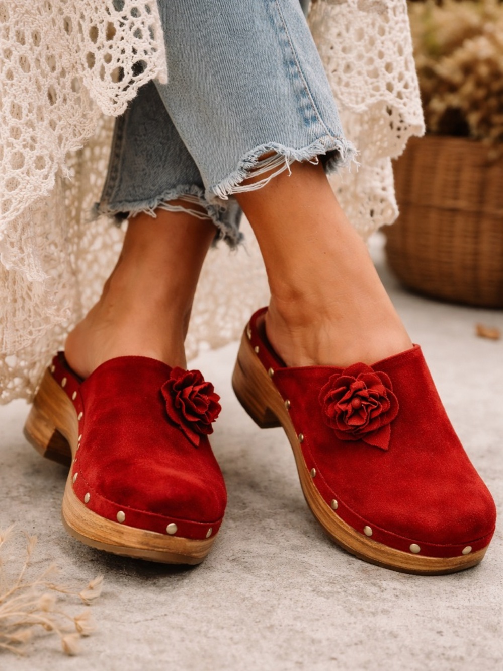 VTG Y2K Ellemenno Red Suede Leather Clogs Floral Boho Sz 8